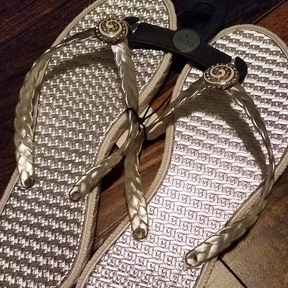 Shoes - NWT Summer Sandels